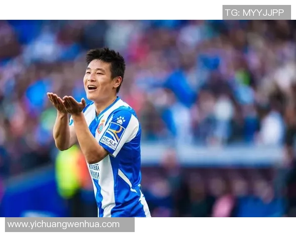 足球明星武磊现身机场引发粉丝热烈追捧与媒体关注 足球明星武磊现身机场引发粉丝热烈追捧与媒体关注