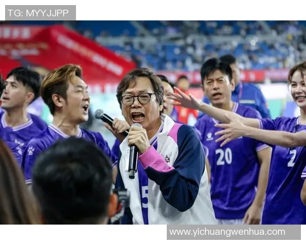 足球明星齐聚一堂的精彩合体照片展现球场魅力与友谊的瞬间 足球明星齐聚一堂的精彩合体照片展现球场魅力与友谊的瞬间